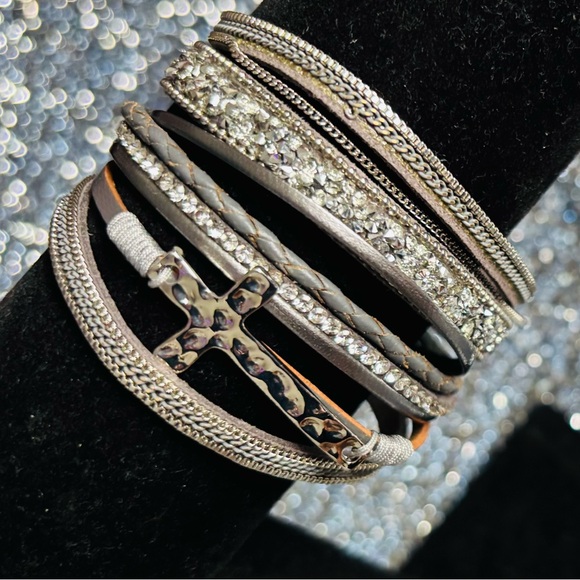 MAURICES MULTI-STRAP LEATHER BRAIDED  BRACELET ~
OSFM - Picture 9 of 13